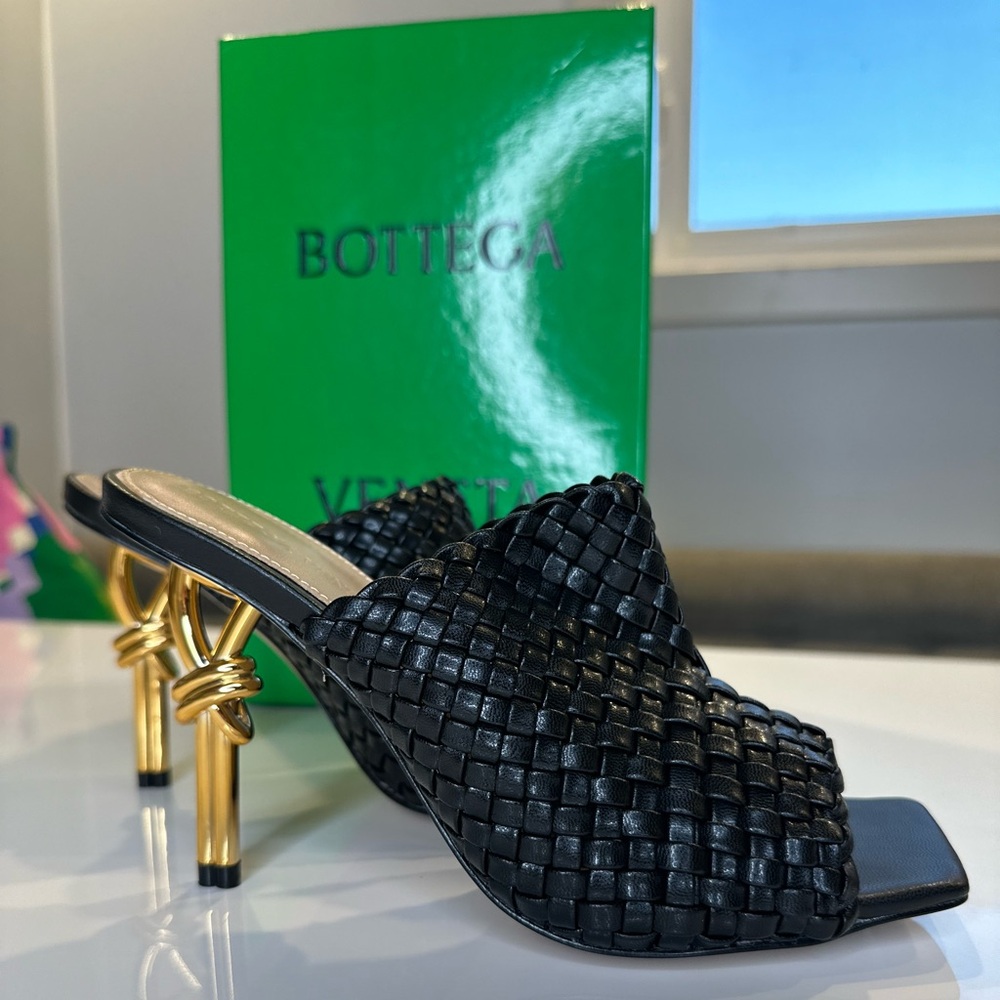 Bottega Veneta
90mm Mini Weave Nappa Leather Knot Mule Sandals
